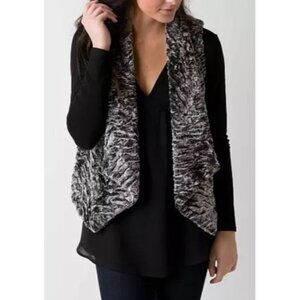 BKE Boutique Faux Fur Cropped Vest S Layered Cozy Whimsygoth Fall Streetwear